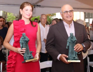 Santo Domingo inaugura escultura de Santo Domingo de Guzmán para conmemorar un nuevo aniversario de la fundación de la ciudad Santo Domingo inaugura escultura de Santo Domingo de Guzmán para conmemorar un nuevo aniversario de la fundación de la ciudad
