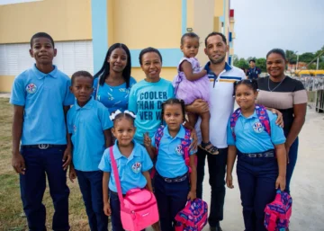 Sabías qué dos millones de estudiantes retornaron al aula con solo 38 % de los kits escolares entregados Sabías qué dos millones de estudiantes retornaron al aula con solo 38 % de los kits escolares entregados