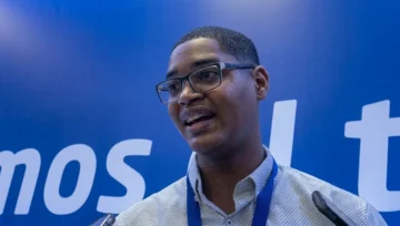 Wesley Rosario convierte una beca en el primer paso hacia sus sueños en la mecatrónica Wesley Rosario convierte una beca en el primer paso hacia sus sueños en la mecatrónica