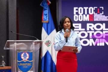 Congreso Internacional de Fotoperiodismo y Comunicación reconoce a la periodista Millizen Uribe