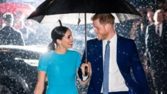 El príncipe Harry y su esposa Meghan regresarán a vivir a Reino Unido con sus hijos tras 6 años en EE.UU. El príncipe Harry y su esposa Meghan regresarán a vivir a Reino Unido con sus hijos tras 6 años en EE.UU.