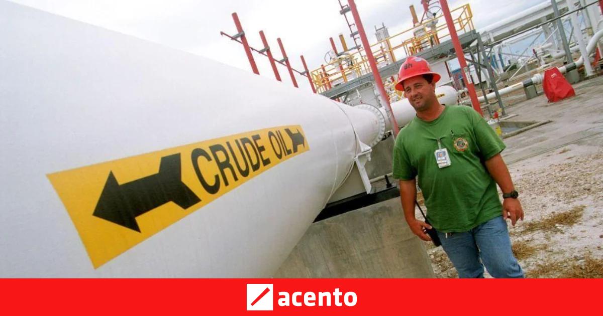 US Strategic Oil Reserves Hit Lowest Level Since 1983 Amid Venezuela Deal