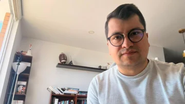 Terremoto en Colombia: 'Todo en mi apartamento se movía, por la ventana veía los edificios alrededor sacudirse de un lado a otro' Terremoto en Colombia: 'Todo en mi apartamento se movía, por la ventana veía los edificios alrededor sacudirse de un lado a otro'