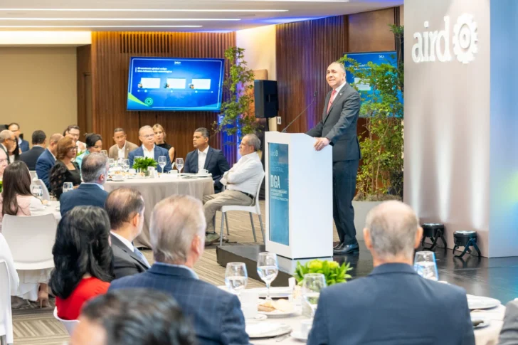 Aduanas proyecta recaudar más de RD$270,000 millones; AIRD destaca su papel en la competitividad