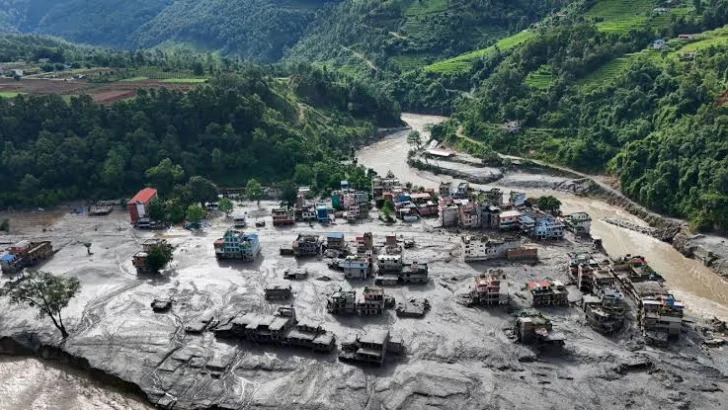 Suben a 392 los muertos y a 1,468 los desaparecidos por la riada entre Nepal y el Tíbet