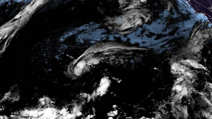 Puerto Rico vigila onda tropical con potencial de convertirse en ciclón