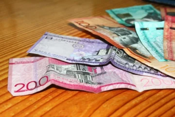 ¿Qué podías comprar con RD$100 en 1984 y cuánto necesitas hoy para comprar lo mismo?