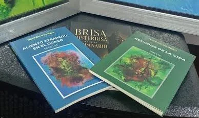 Ponen en circulación tres libros de Nelson Romero