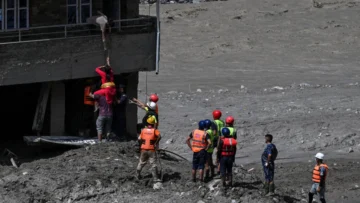 En directo: Nepal reanuda tareas de rescate tras letales riadas; monitorean dos lagos ante riesgo de nueva inundación