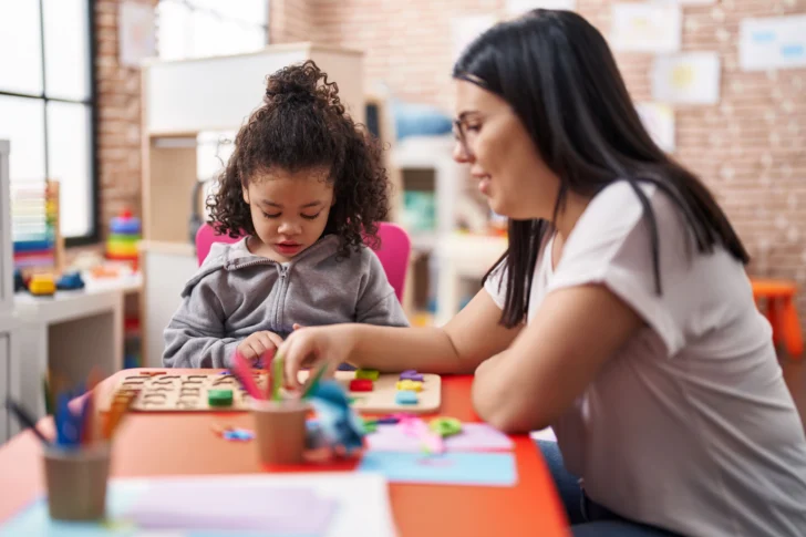 Guía para padres ¿Cómo acompañar a sus hijos en el regreso a clases 2026?