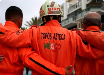 NYT destaca labor de los Topos Azteca, rescatistas mexicanos que pasaron de Venezuela a Colombia
