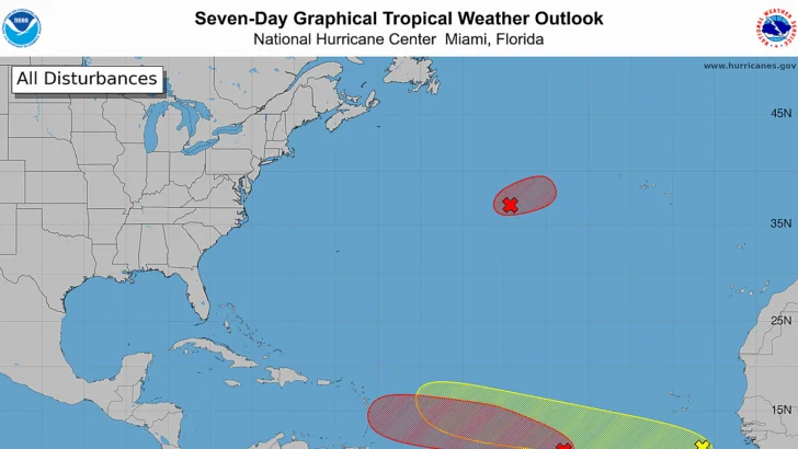 Onda tropical aumenta a 80 % su probabilidad de convertirse en ciclón y avanza hacia el Caribe Onda tropical aumenta a 80 % su probabilidad de convertirse en ciclón y avanza hacia el Caribe