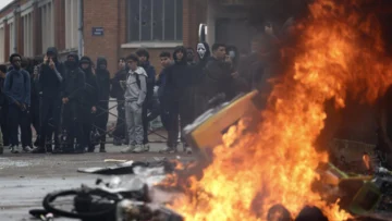 Francia: la Policía choca con los estudiantes durante bloqueos a institutos en varias ciudades