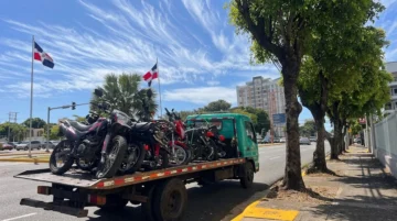 Retienen 54 vehículos, incluidos patanas y motocicletas