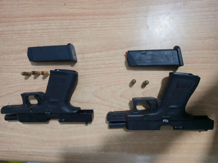 Tres presuntos delincuentes mueren en intercambios de disparos durante operativos policiales en Barahona y Los Alcarrizos Tres presuntos delincuentes mueren en intercambios de disparos durante operativos policiales en Barahona y Los Alcarrizos