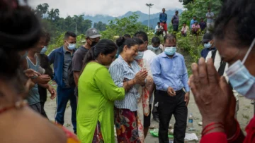 Avalancha en Nepal: las muertes confirmadas superan las 900, mientras más de 4.700 personas siguen desaparecidas