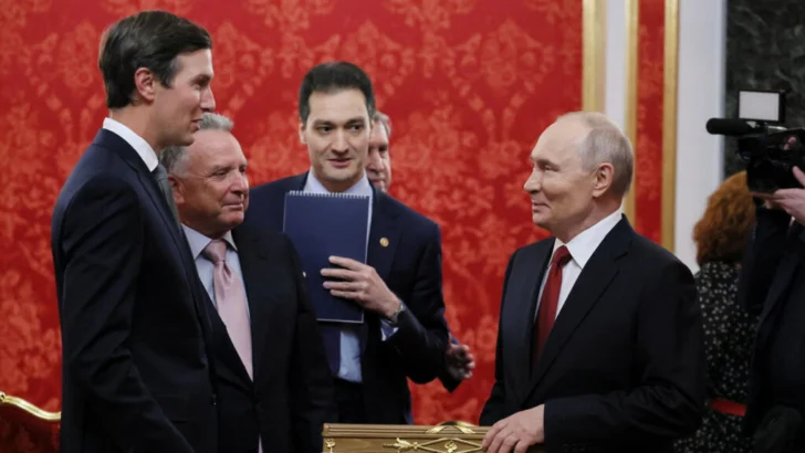 Los emisarios de Trump hablan con Putin sobre 