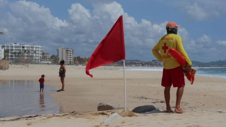 Alerta en la costa del Pacífico de México ante la llegada del huracán Polo a la península de Baja California