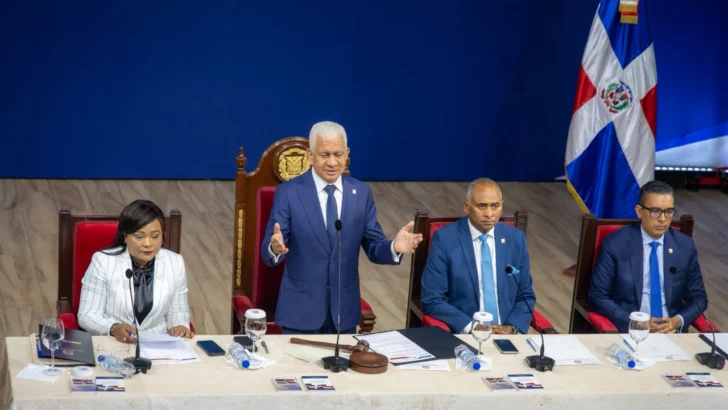 Senado celebra sesión ordinaria en La Romana por su 82 aniversario