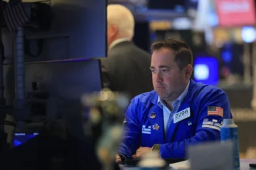 Wall Street cierra mixto pendiente del petróleo, pero el Nasdaq marca otro récord