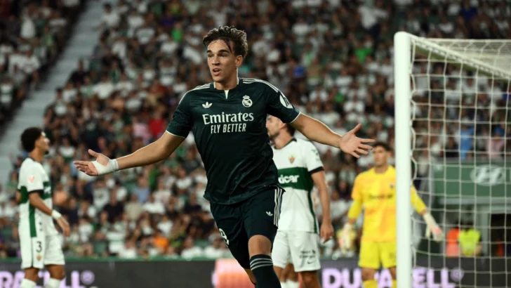 Espí despierta a tiempo al Real Madrid y destruye el sueño del Elche Espí despierta a tiempo al Real Madrid y destruye el sueño del Elche