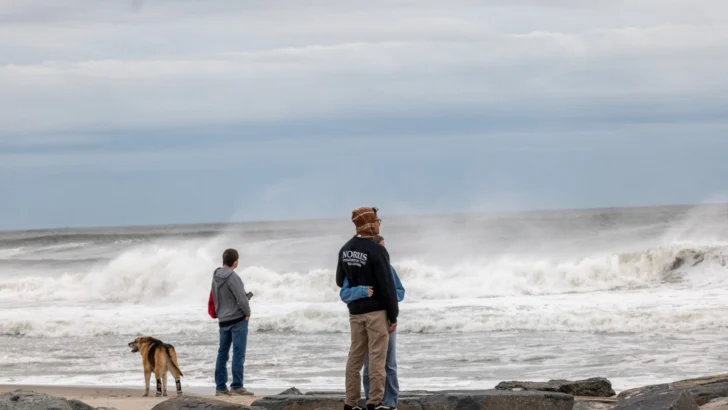 Tormenta nor’easter golpea el noreste de EE. UU. con lluvias, fuertes vientos e inundaciones