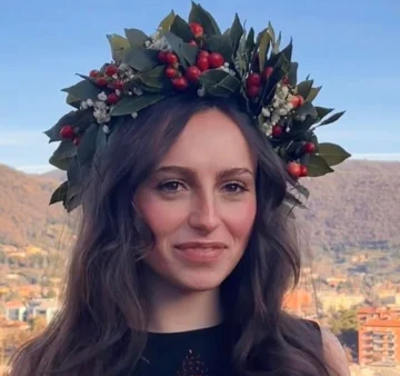 Mujer, al informarte floreces y así, el mundo será tuyo