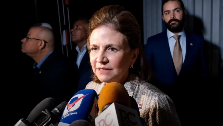Apagón interrumpe a Raquel Peña mientras explicaba las altas facturas eléctricas
