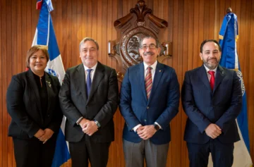 UASD y UNIR exploran programas conjuntos y expansión de la educación virtual