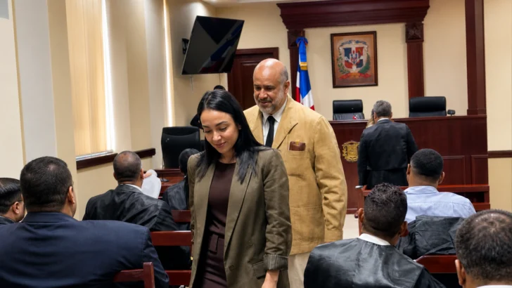 Comienza juicio de fondo de Faride Raful contra el comunicador Ángel Martínez Comienza juicio de fondo de Faride Raful contra el comunicador Ángel Martínez
