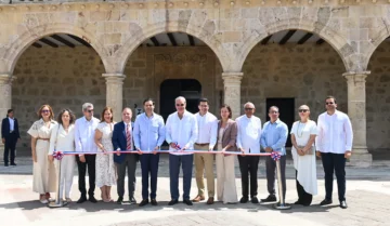 Ciudad Colonial estrena transporte eléctrico y reabre el Alcázar de Colón