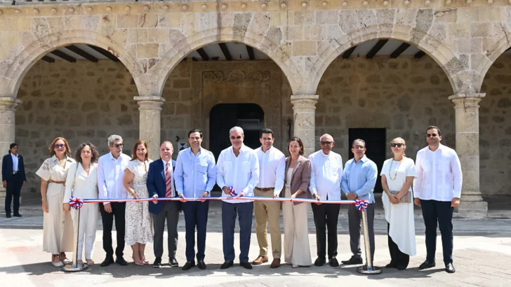 Ciudad Colonial estrena transporte eléctrico y reabre el Alcázar de Colón