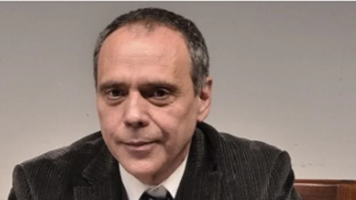 “La imaginación y el saber son dos instancias de la percepción humana del universo”. Entrevista a Rafael Courtoisie
