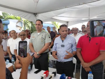 Estudiantes, policías, guardias y agentes de Digesett pagarán RD$10 menos por pasajes Estudiantes, policías, guardias y agentes de Digesett pagarán RD$10 menos por pasajes