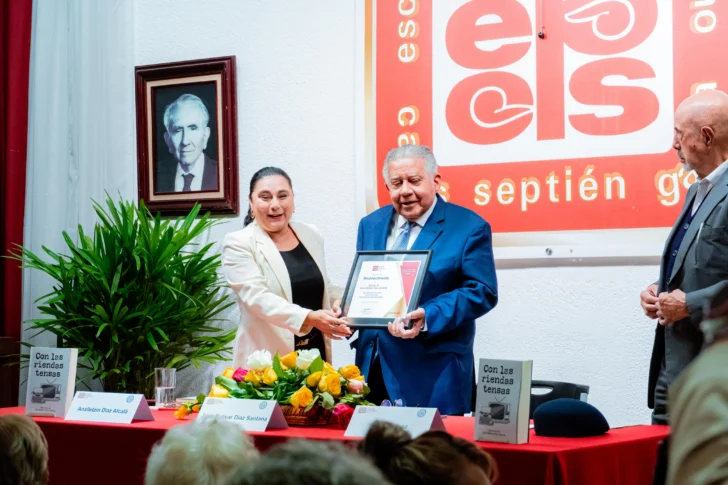Embajador Juan Bolívar Díaz presenta en México sus memorias 'Con las riendas tensas' Embajador Juan Bolívar Díaz presenta en México sus memorias 'Con las riendas tensas'