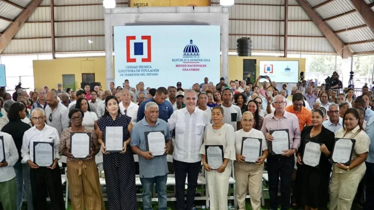Gobierno reporta más de 170,000 títulos de propiedad entregados durante gestión de Abinader