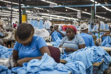 Gobierno reserva compras de programas sociales para mipymes nacionales