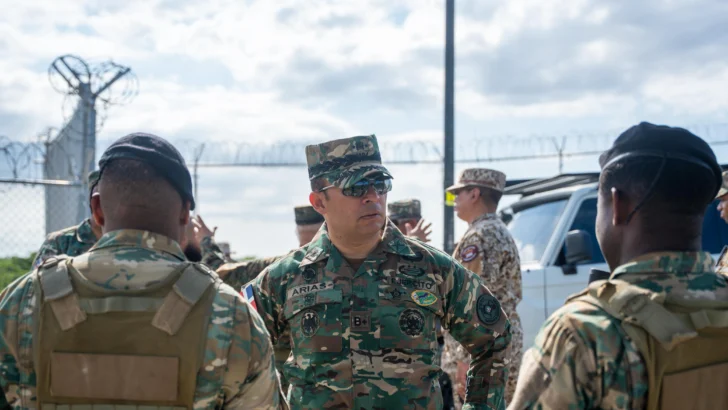 Nuevo jefe del Ejército toma pulso a la frontera, supervisa brigadas, batallones,  unidades, destacamentos   y puestos de chequeos militares