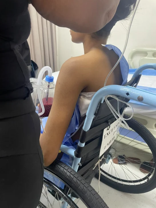 Thiara quiso terminar una relación marcada por el maltrato y ahora lucha por sobrevivir en una cama de hospital 