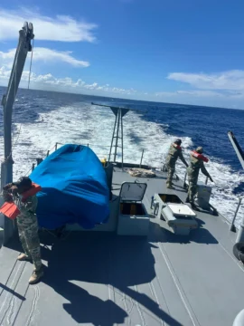 Rescatan a 26 personas cerca de Isla Mona y amplían búsqueda de más sobrevivientes del naufragio de una yola