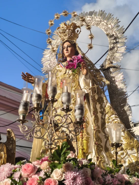 Fieles recorren la Ciudad Colonial en procesión por el Día de la Virgen de las Mercedes Fieles recorren la Ciudad Colonial en procesión por el Día de la Virgen de las Mercedes