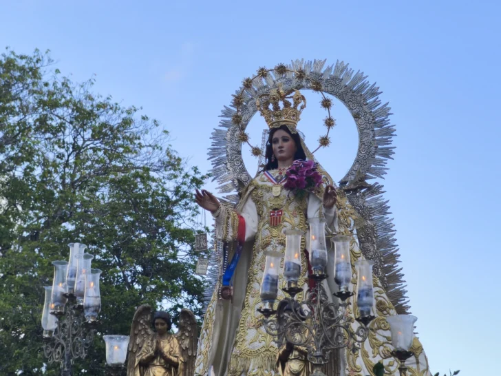 Fieles recorren la Ciudad Colonial en procesión por el Día de la Virgen de las Mercedes Fieles recorren la Ciudad Colonial en procesión por el Día de la Virgen de las Mercedes