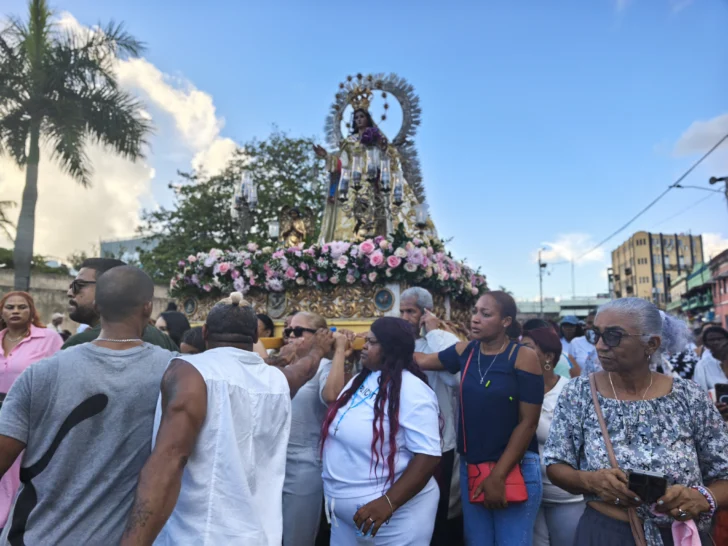 Fieles recorren la Ciudad Colonial en procesión por el Día de la Virgen de las Mercedes Fieles recorren la Ciudad Colonial en procesión por el Día de la Virgen de las Mercedes