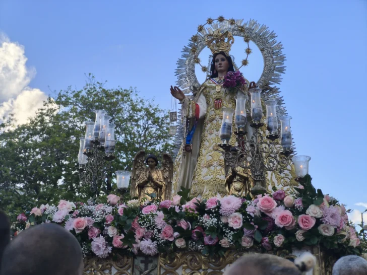 Fieles recorren la Ciudad Colonial en procesión por el Día de la Virgen de las Mercedes Fieles recorren la Ciudad Colonial en procesión por el Día de la Virgen de las Mercedes