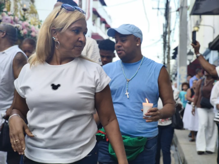 Fieles recorren la Ciudad Colonial en procesión por el Día de la Virgen de las Mercedes Fieles recorren la Ciudad Colonial en procesión por el Día de la Virgen de las Mercedes