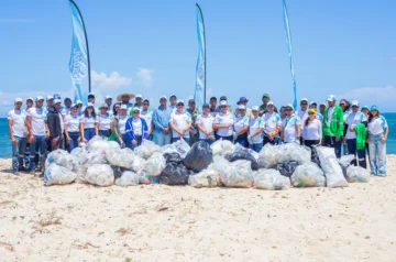 Retiran 3,510 libras de residuos de playas Buen Hombre y Los Cocos, en Montecristi