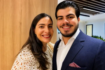 “Daría lo que fuera por cambiar de lugar contigo”: madre de Gustavo Mejía-Ricart pide oración por su hijo