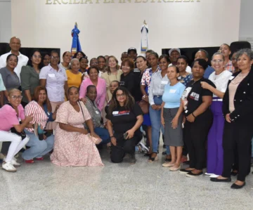 Ministerio de la Mujer capacita a líderes comunitarios para prevenir violencia de género
