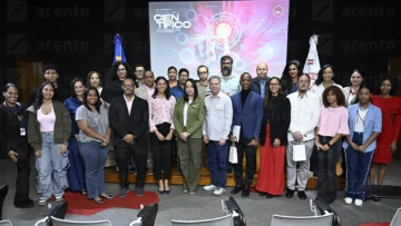 Periodistas analizan en INTEC impacto de la IA y la crisis climática en el ejercicio periodístico