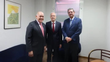 Urrutia plantea adaptar la administración tributaria al ritmo de la economía digital